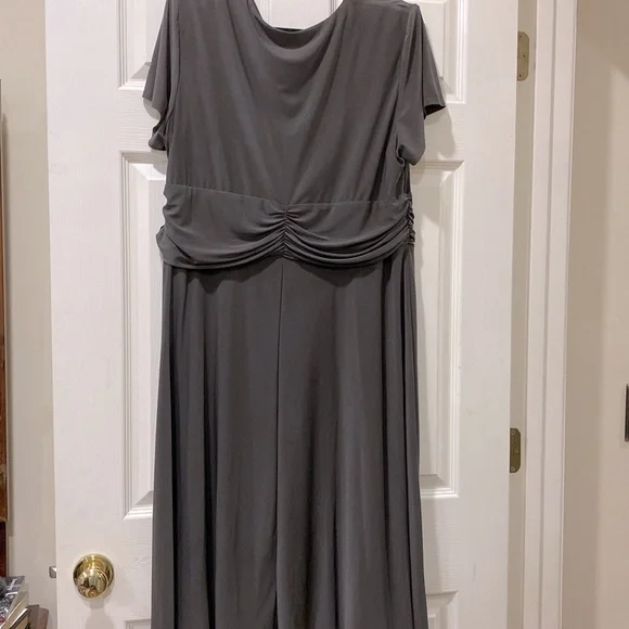 Classy Dress - Picture 5 of 5